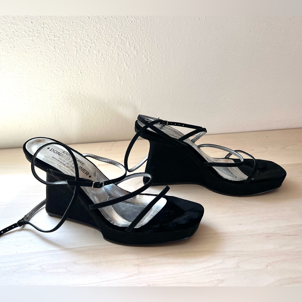 AMAZING Y2K strappy wedge heels